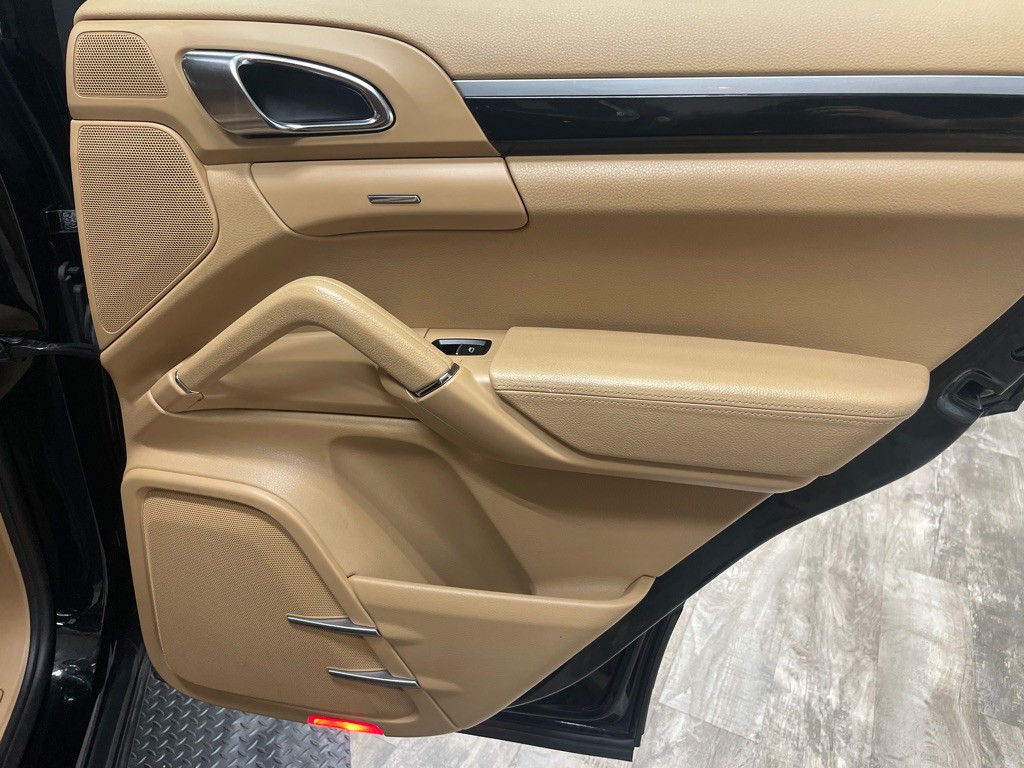 2012 Porsche Cayenne Image 35