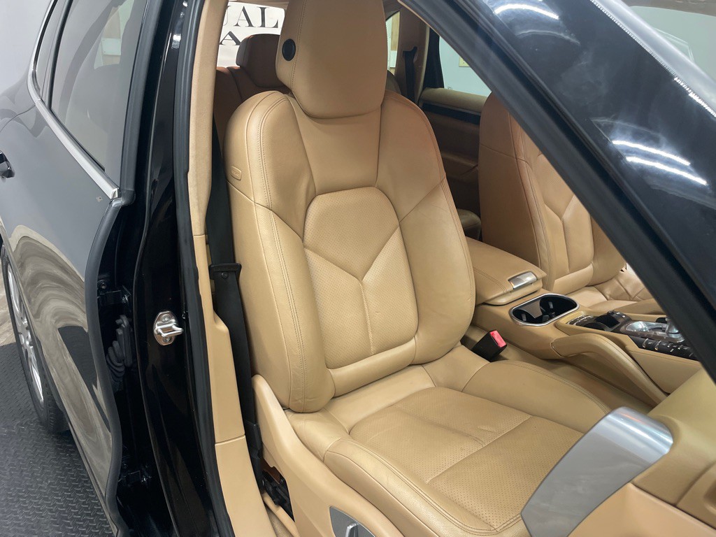 2012 Porsche Cayenne Image 41