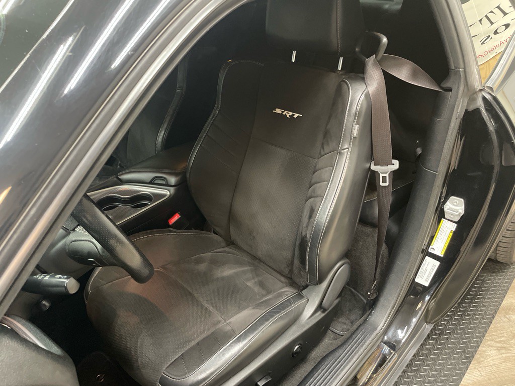 2015 Dodge Challenger Image 18