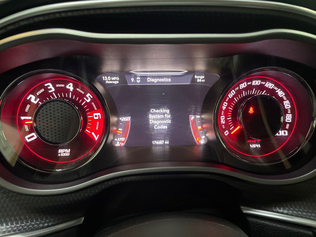 2015 Dodge Challenger Image 21