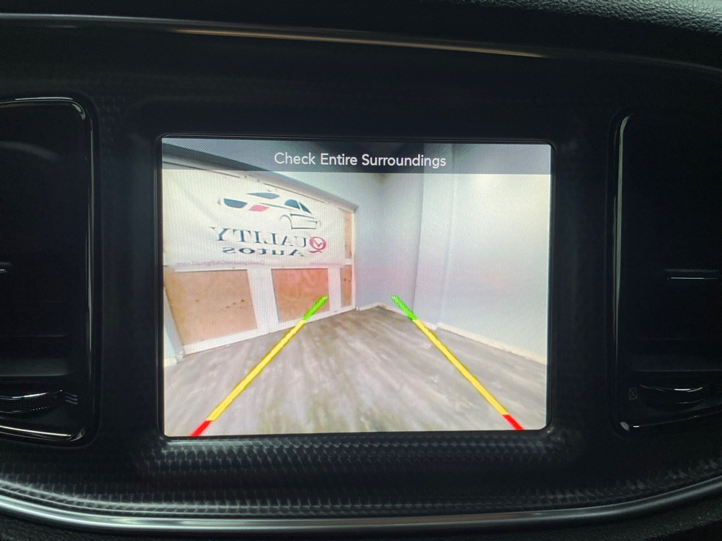 2015 Dodge Challenger Image 24