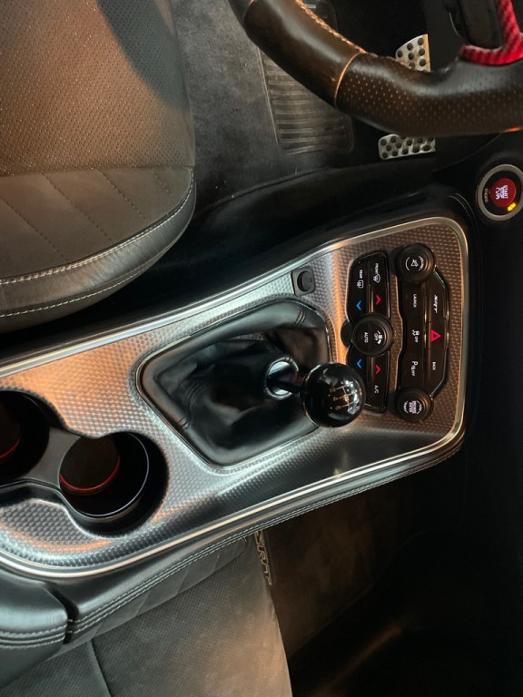 2015 Dodge Challenger Image 27