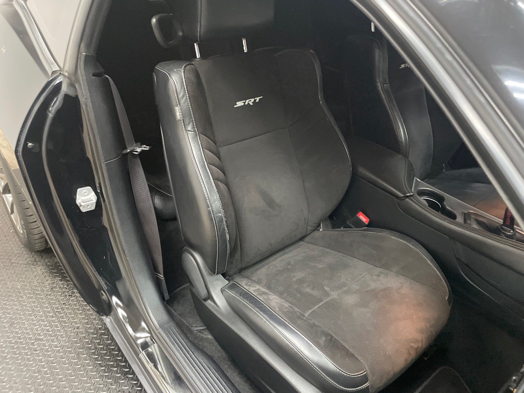 2015 Dodge Challenger Image 34