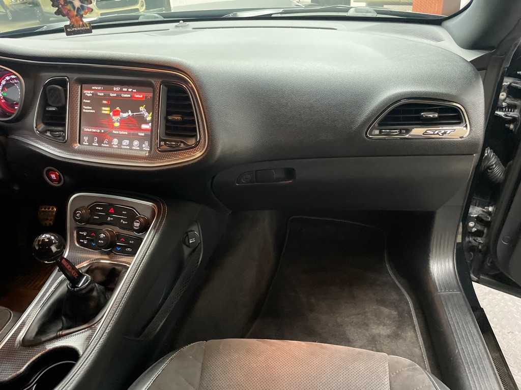 2015 Dodge Challenger Image 36