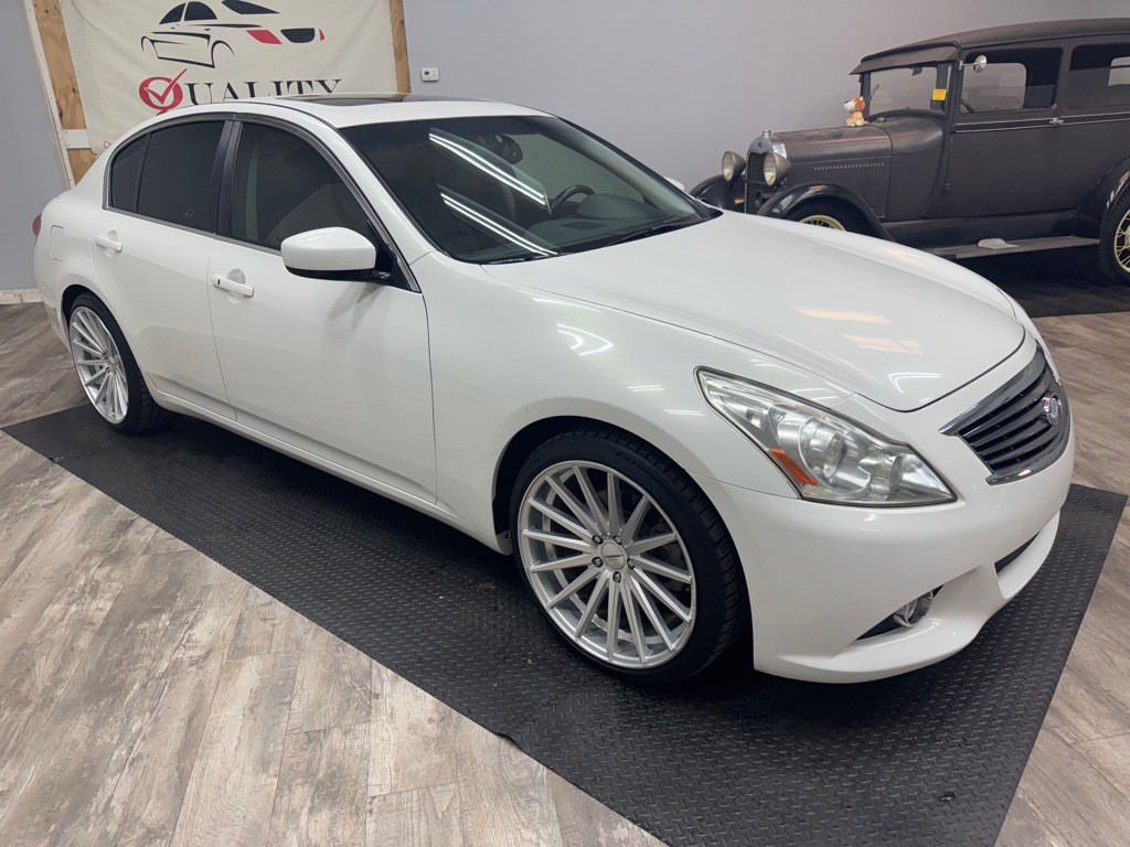 2013 INFINITI G37 Image 4