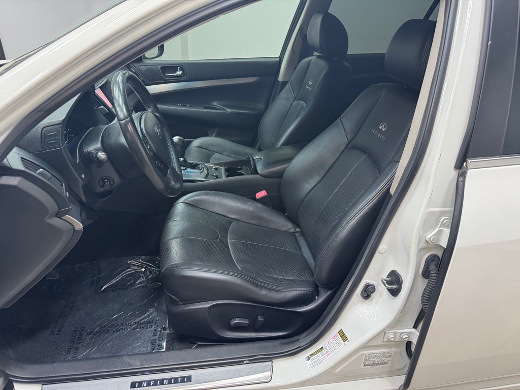 2013 INFINITI G37 Image 13