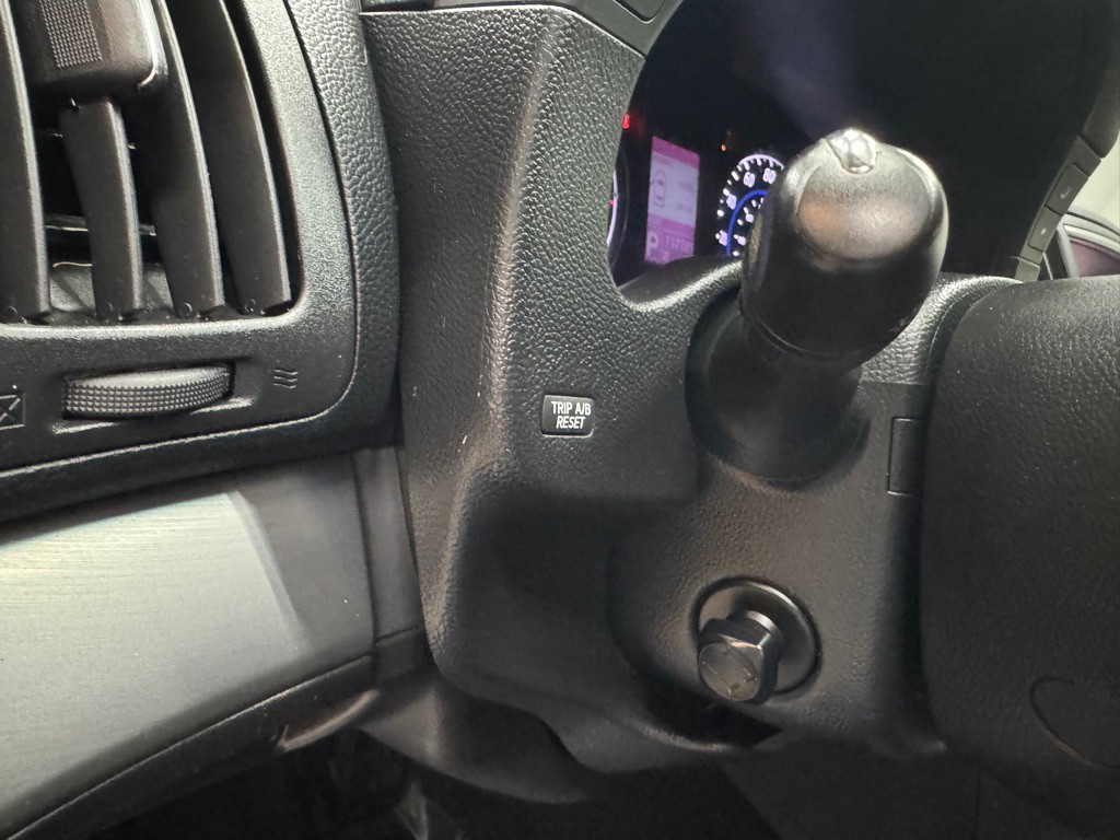 2013 INFINITI G37 Image 15
