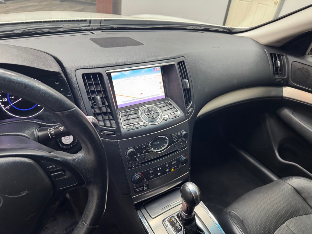 2013 INFINITI G37 Image 21