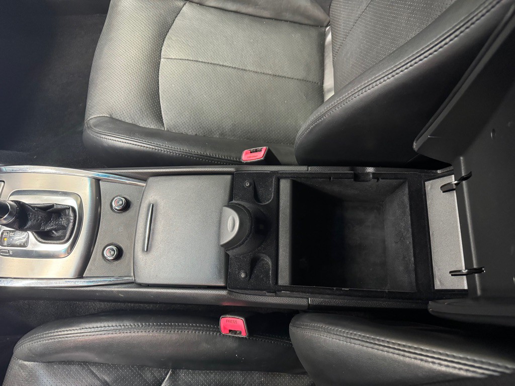 2013 INFINITI G37 Image 30