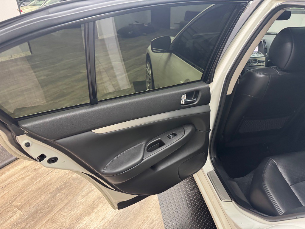 2013 INFINITI G37 Image 35