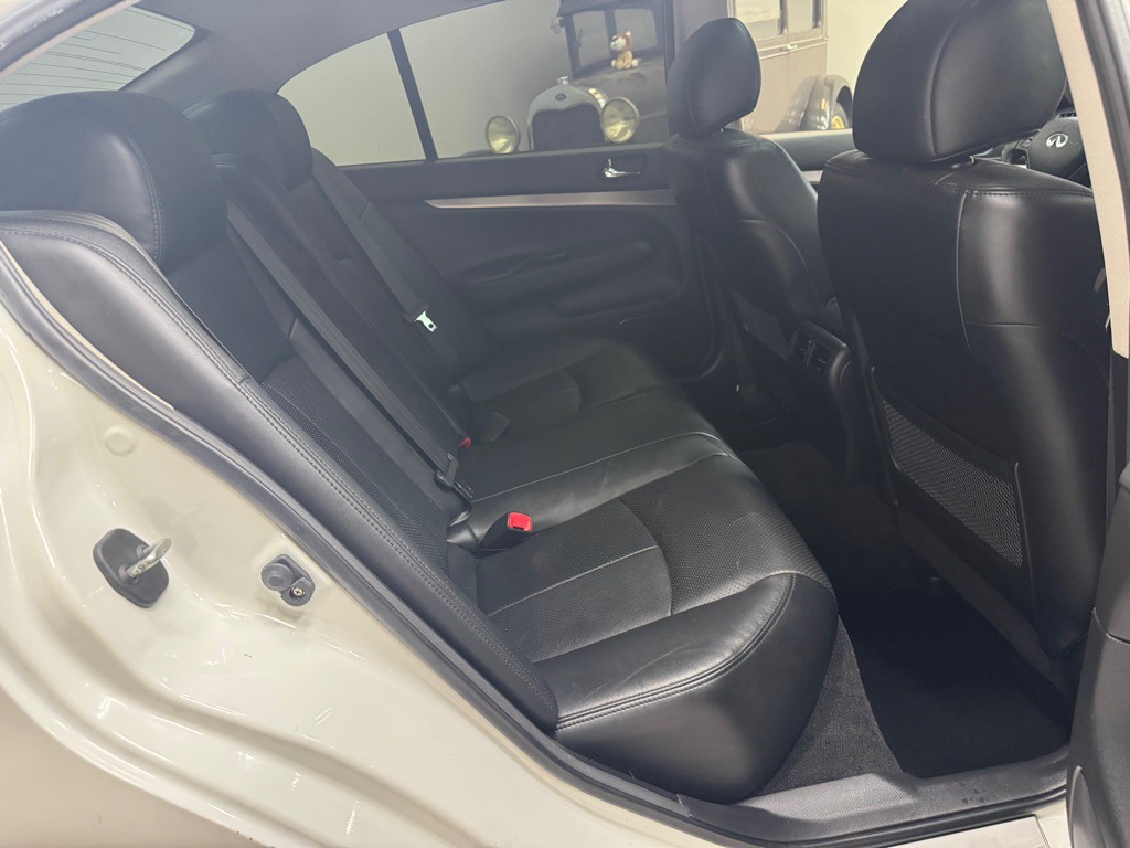 2013 INFINITI G37 Image 43