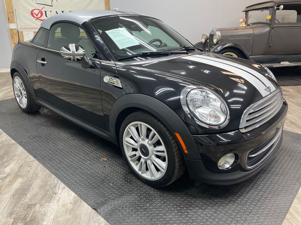 2012 MINI Cooper Image 4