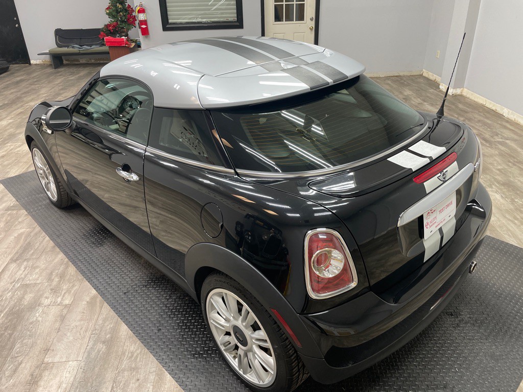 2012 MINI Cooper Image 7