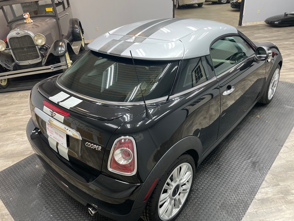 2012 MINI Cooper Image 10