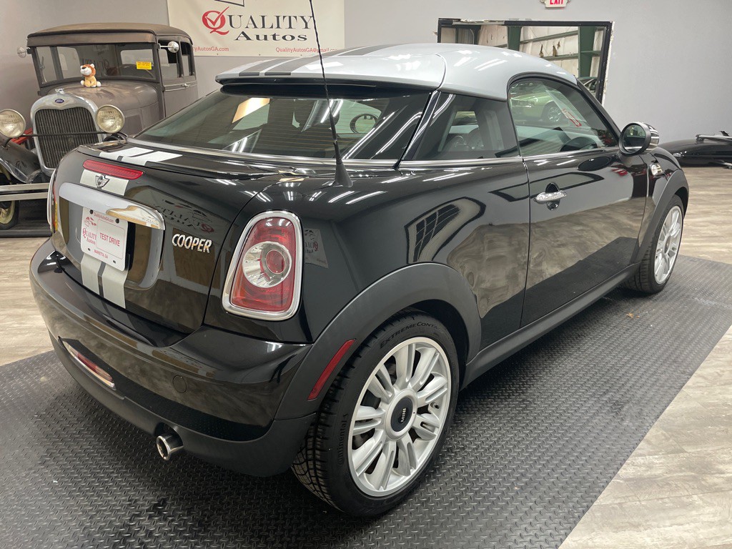 2012 MINI Cooper Image 11