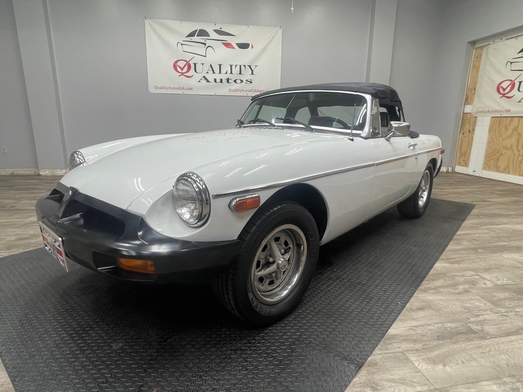 1977 MG MGB Image 2