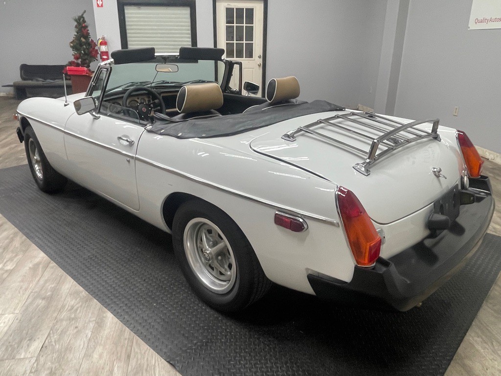 1977 MG MGB Image 13