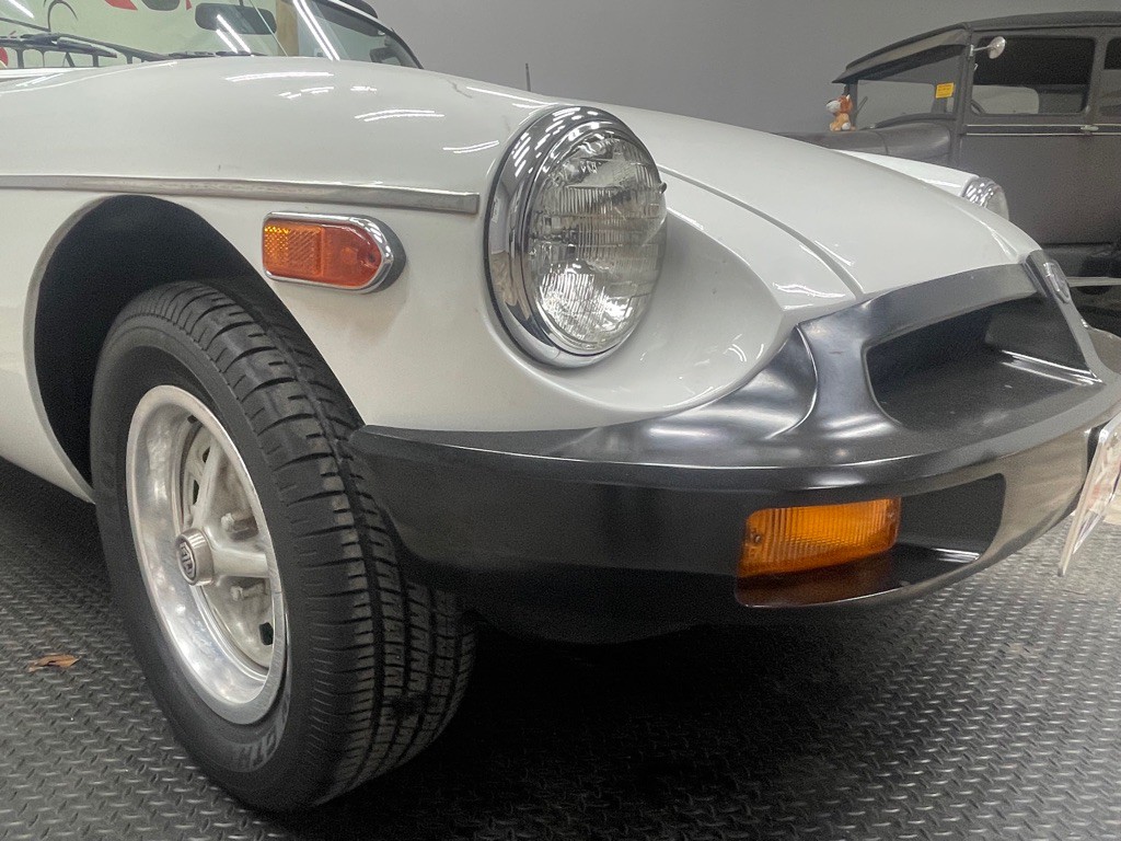 1977 MG MGB Image 16