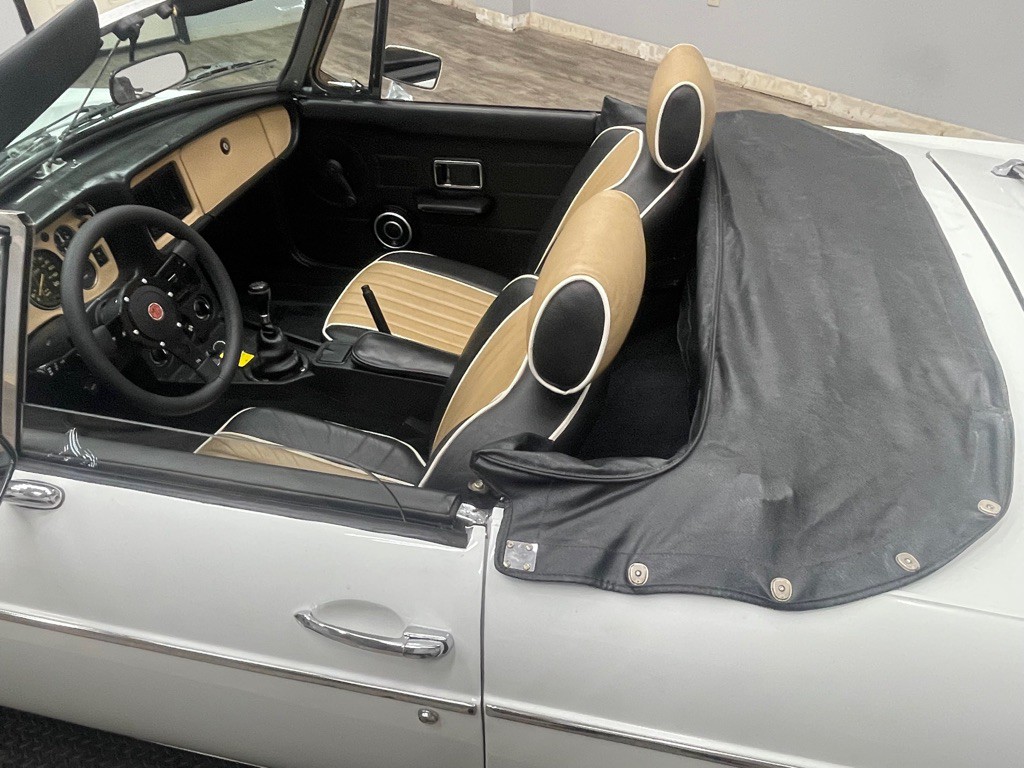 1977 MG MGB Image 23