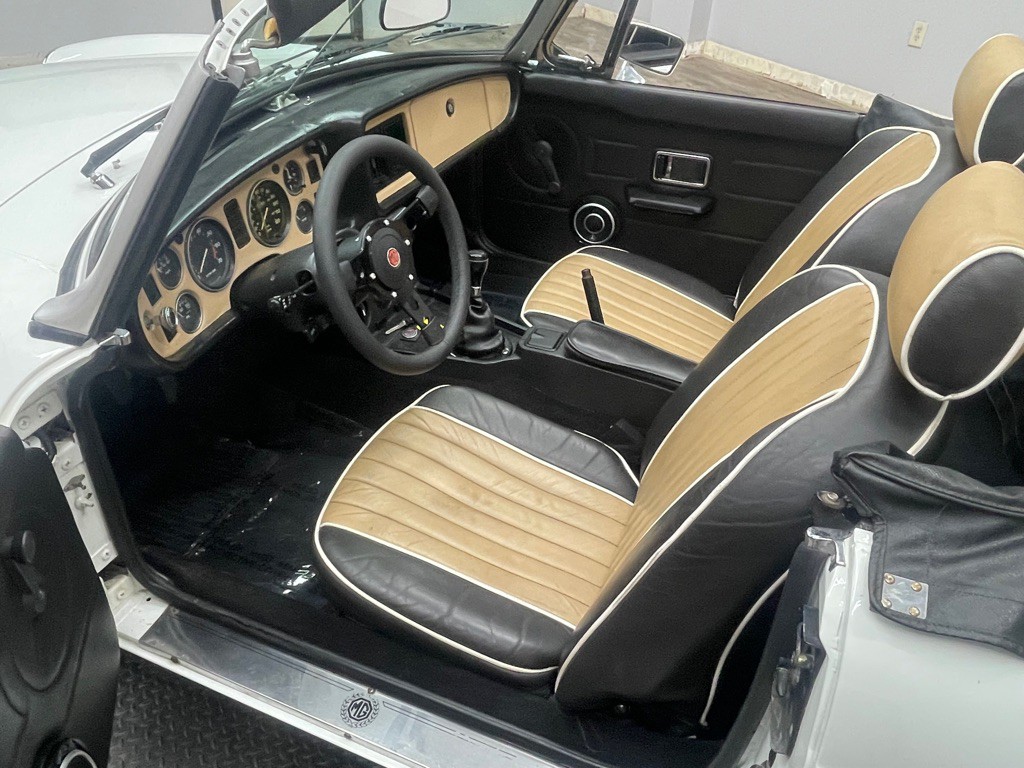 1977 MG MGB Image 24