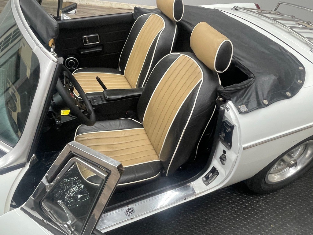 1977 MG MGB Image 25