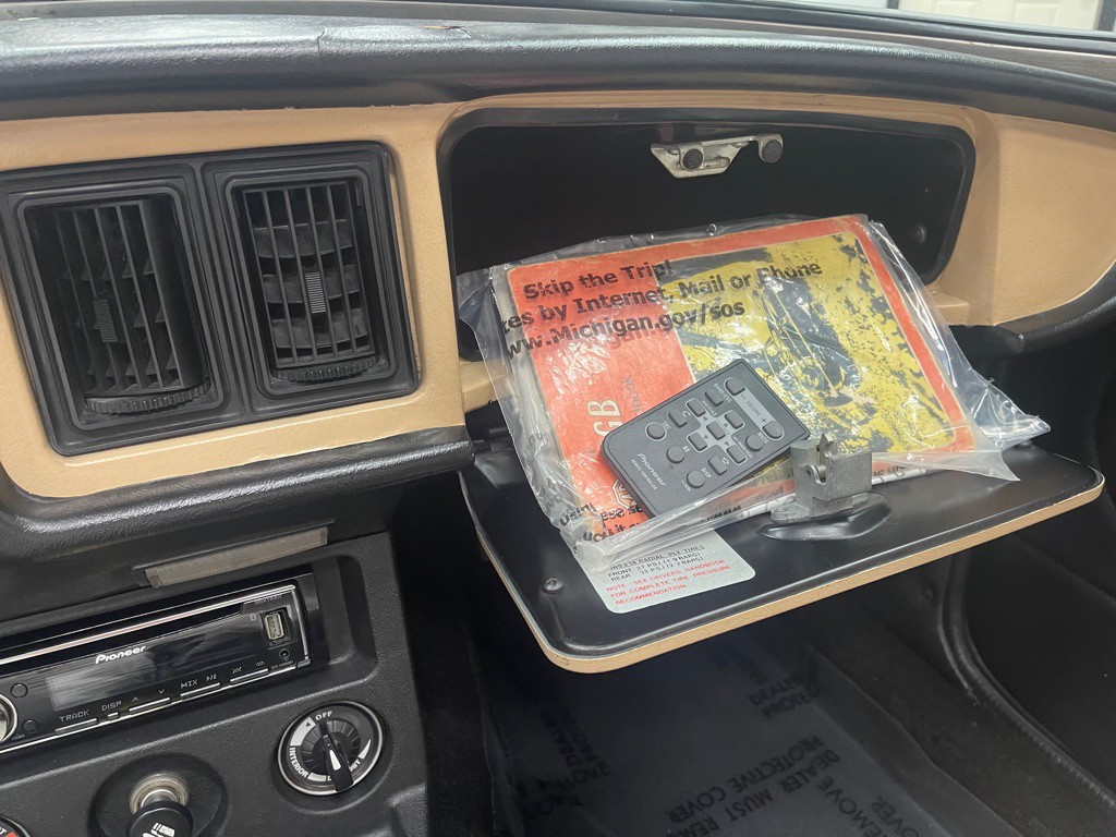 1977 MG MGB Image 38
