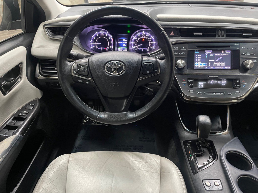 2015 Toyota Avalon Image 4