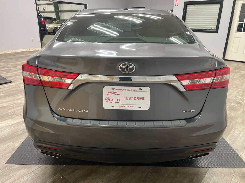 2015 Toyota Avalon Image 8