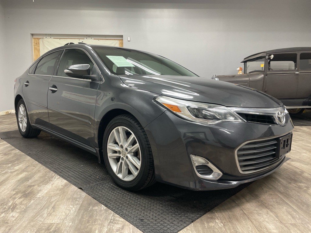 2015 Toyota Avalon Image 11