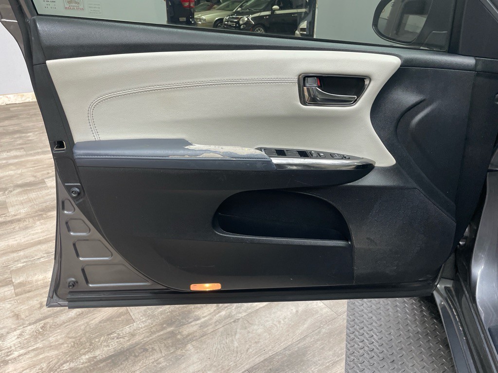 2015 Toyota Avalon Image 15