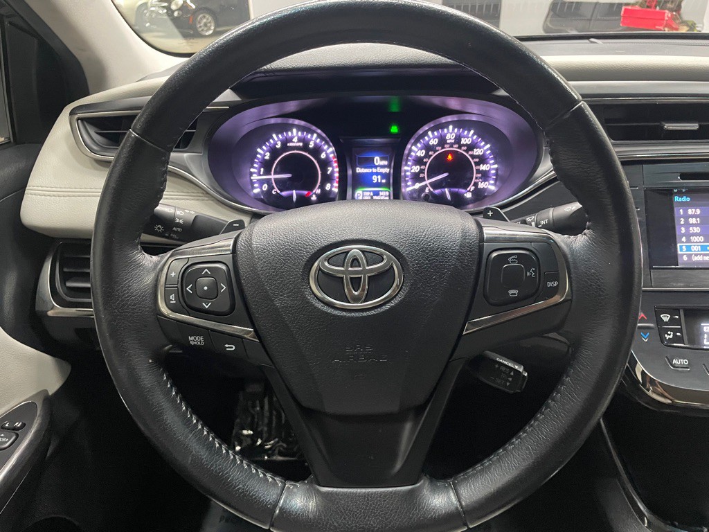 2015 Toyota Avalon Image 18