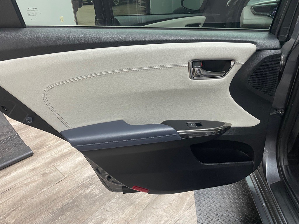 2015 Toyota Avalon Image 27