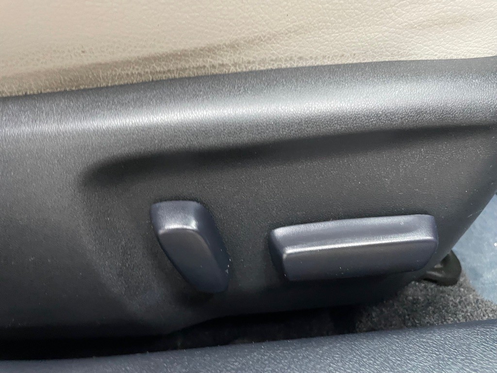 2015 Toyota Avalon Image 36