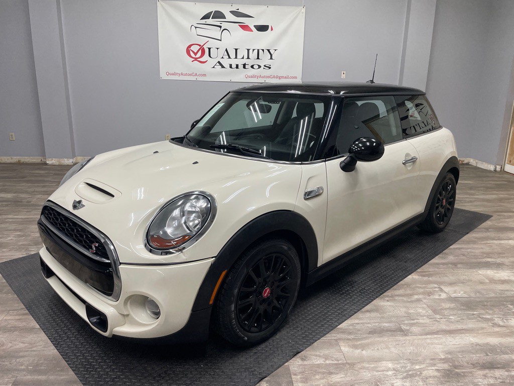 2017 MINI Cooper Image 1