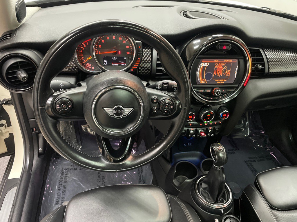 2017 MINI Cooper Image 5