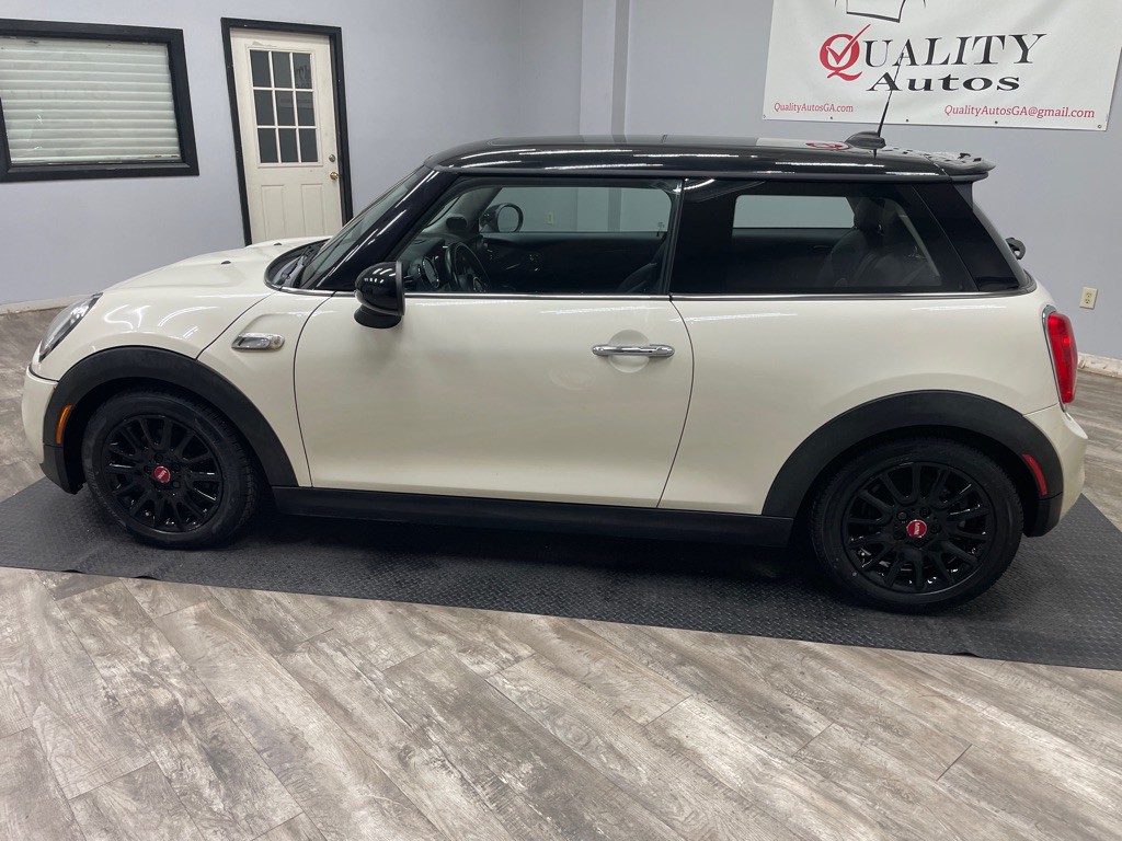 2017 MINI Cooper Image 8