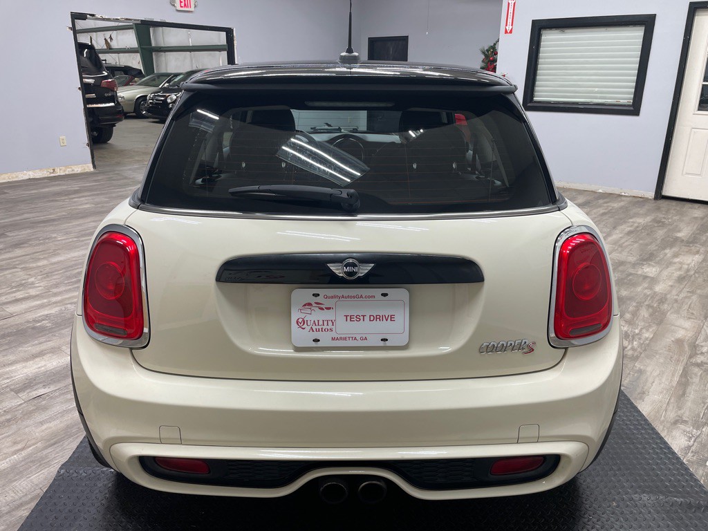 2017 MINI Cooper Image 9