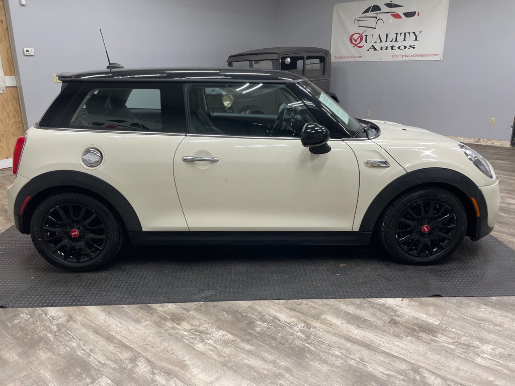 2017 MINI Cooper Image 11