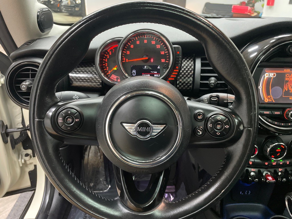 2017 MINI Cooper Image 19