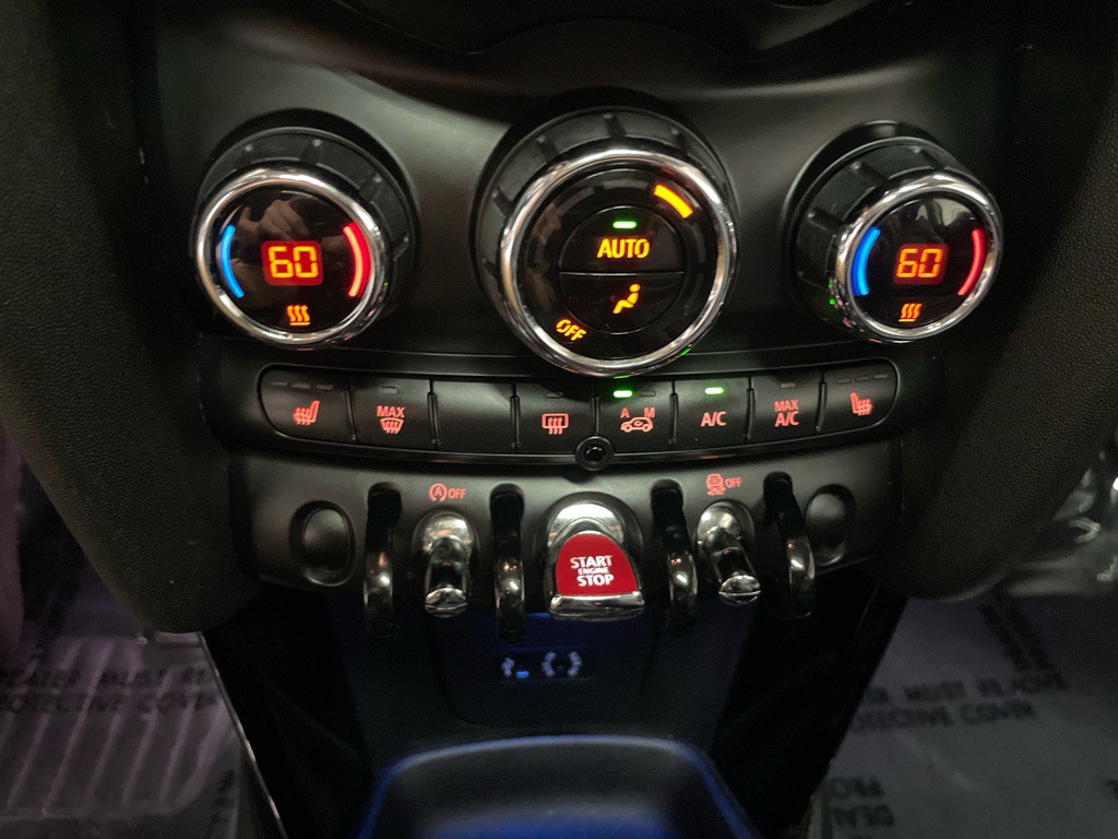 2017 MINI Cooper Image 22