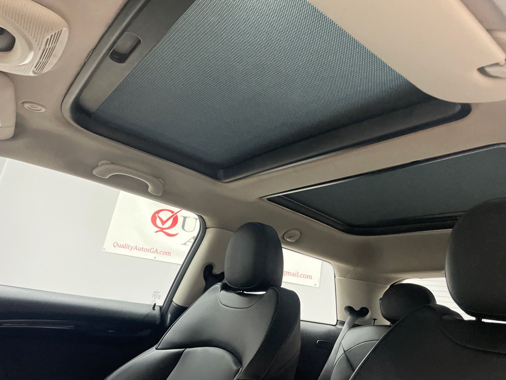 2017 MINI Cooper Image 25