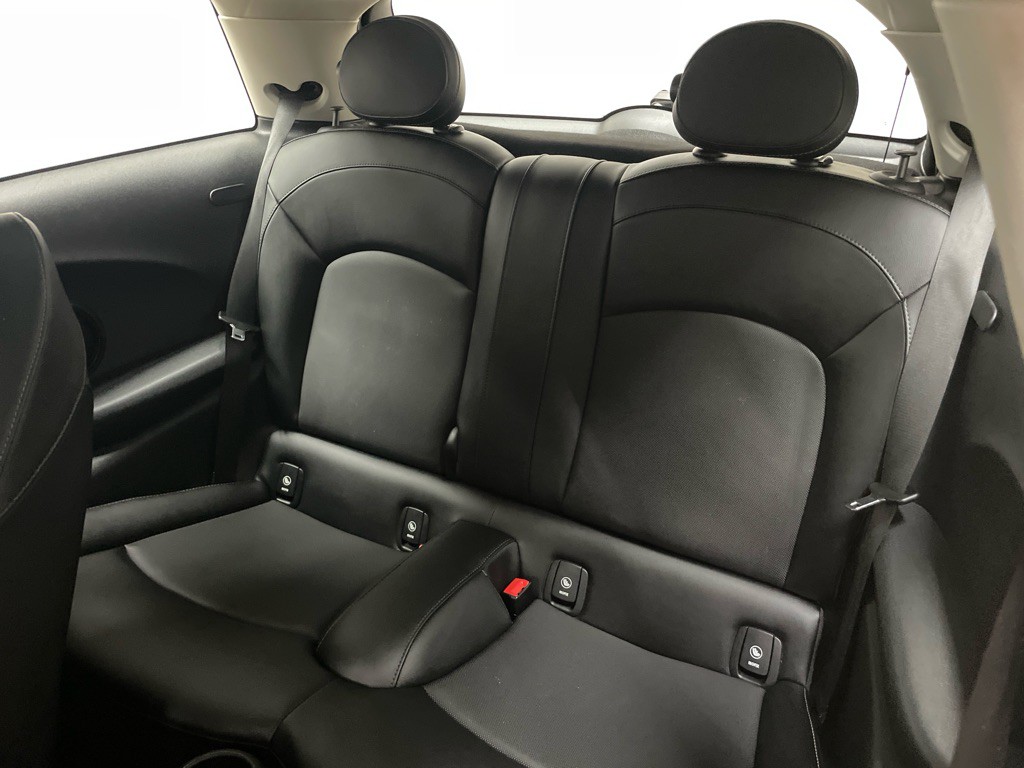 2017 MINI Cooper Image 27