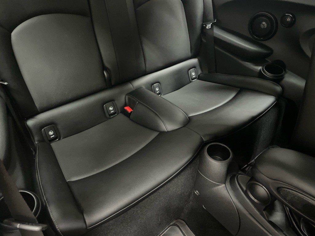 2017 MINI Cooper Image 34