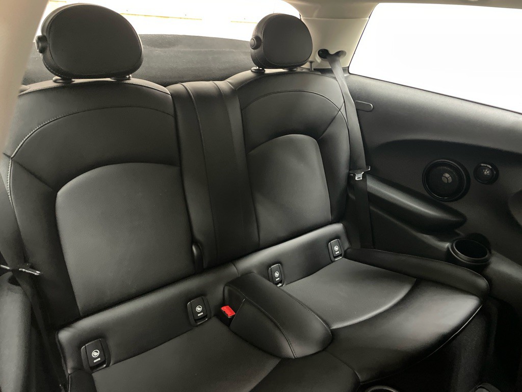 2017 MINI Cooper Image 35