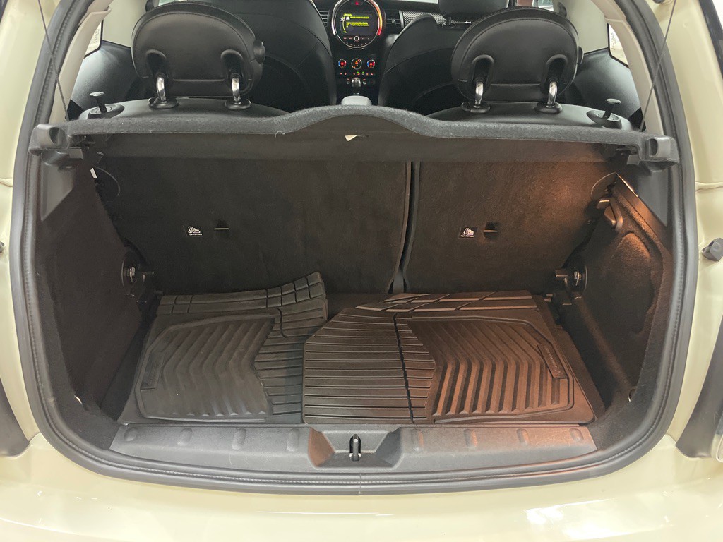 2017 MINI Cooper Image 36