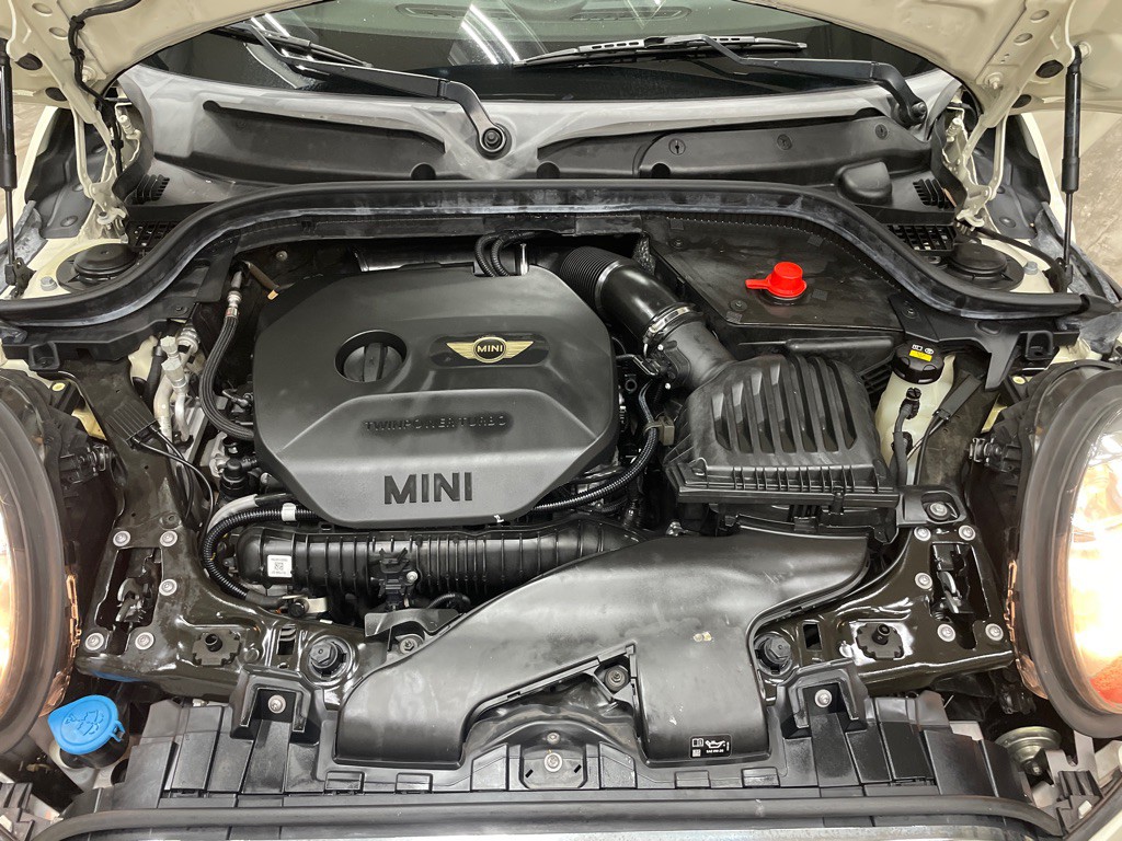 2017 MINI Cooper Image 37