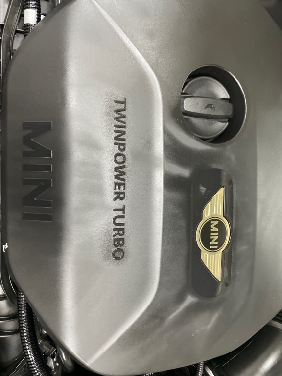 2017 MINI Cooper Image 40