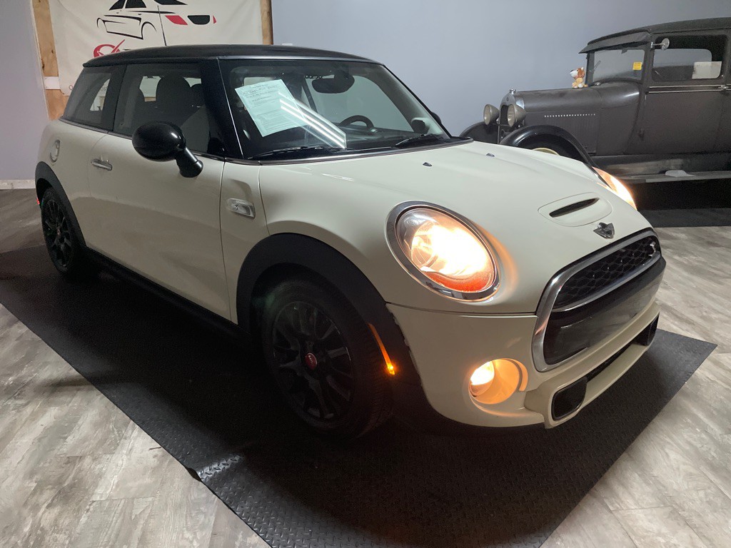 2017 MINI Cooper Image 41