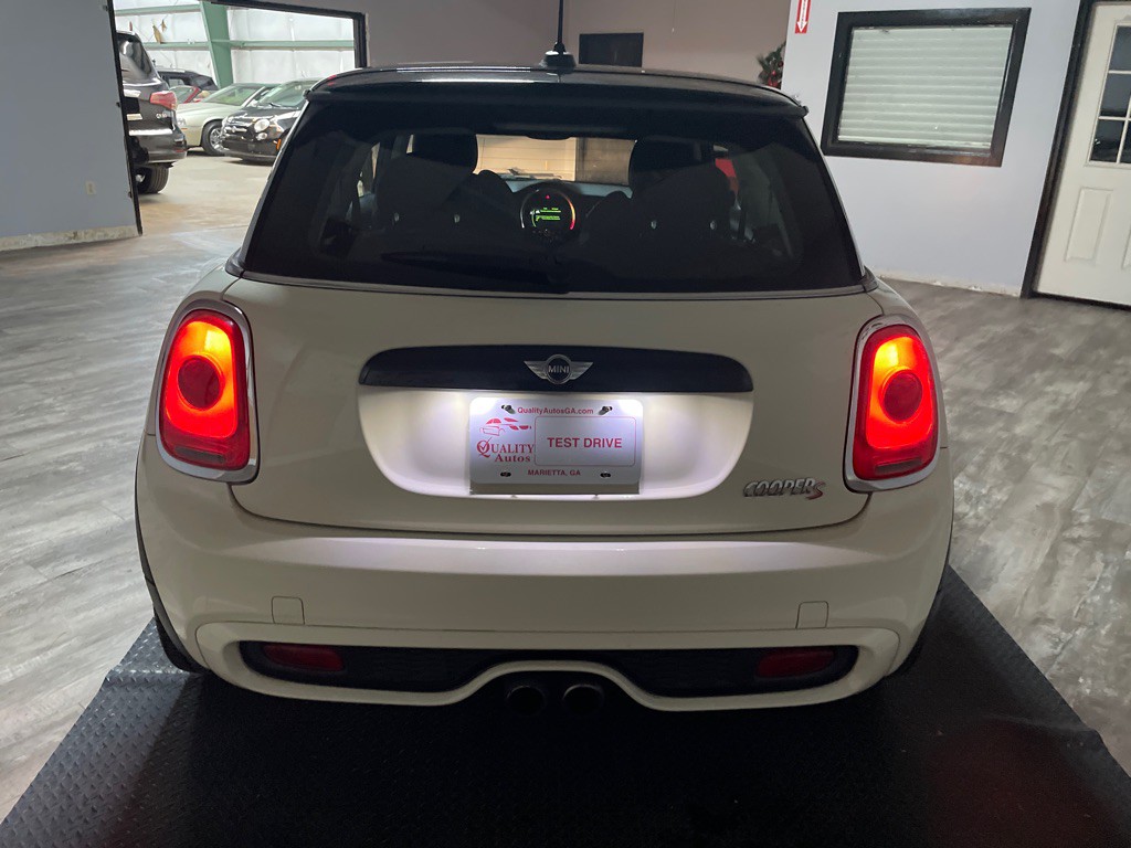 2017 MINI Cooper Image 46