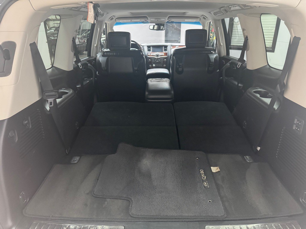 2016 INFINITI QX80 Image 17
